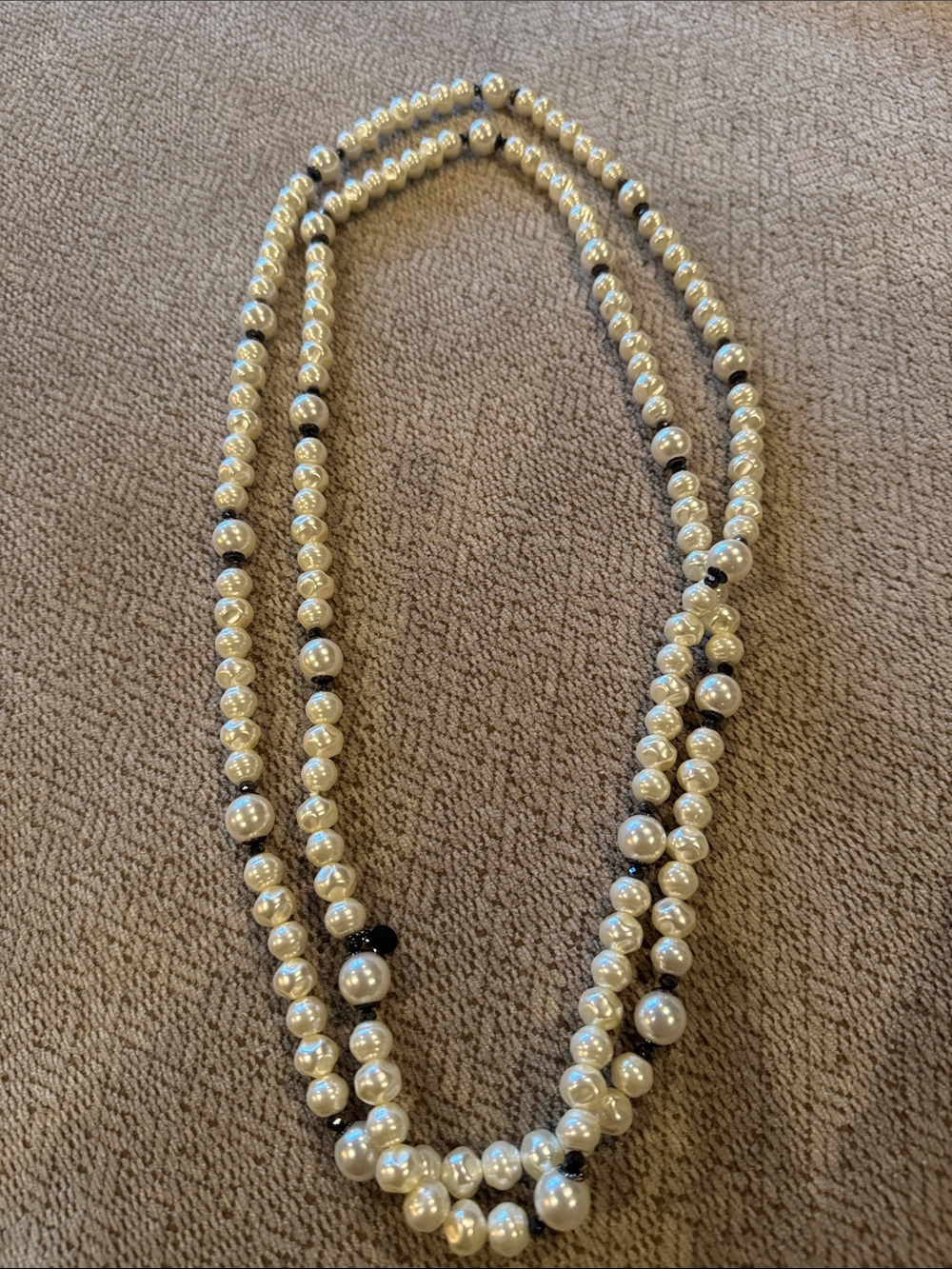 Nordstrom Ivory Pearl Necklace with Black Accents